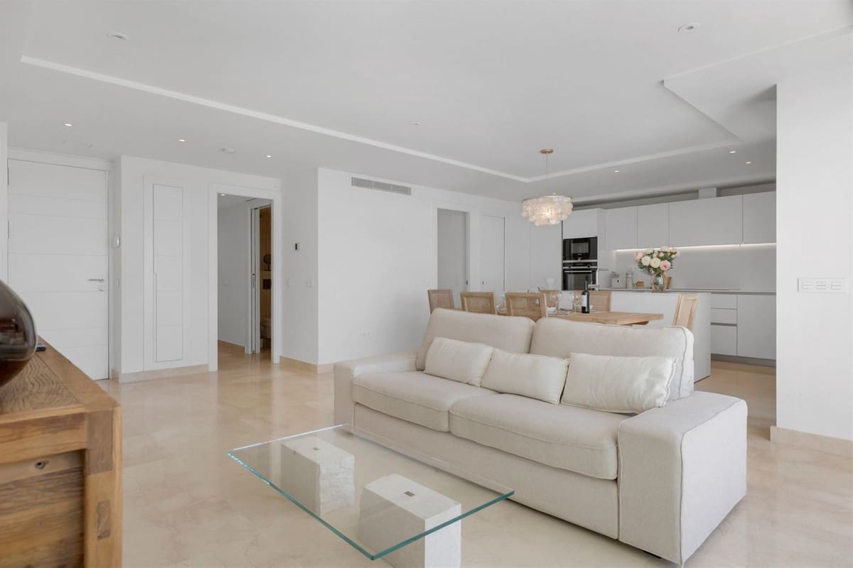 2 makuuhuone Asunto myytävänä paikassa Marbella mukana uima-altaan - 950 000 € (Ref: 9752625)