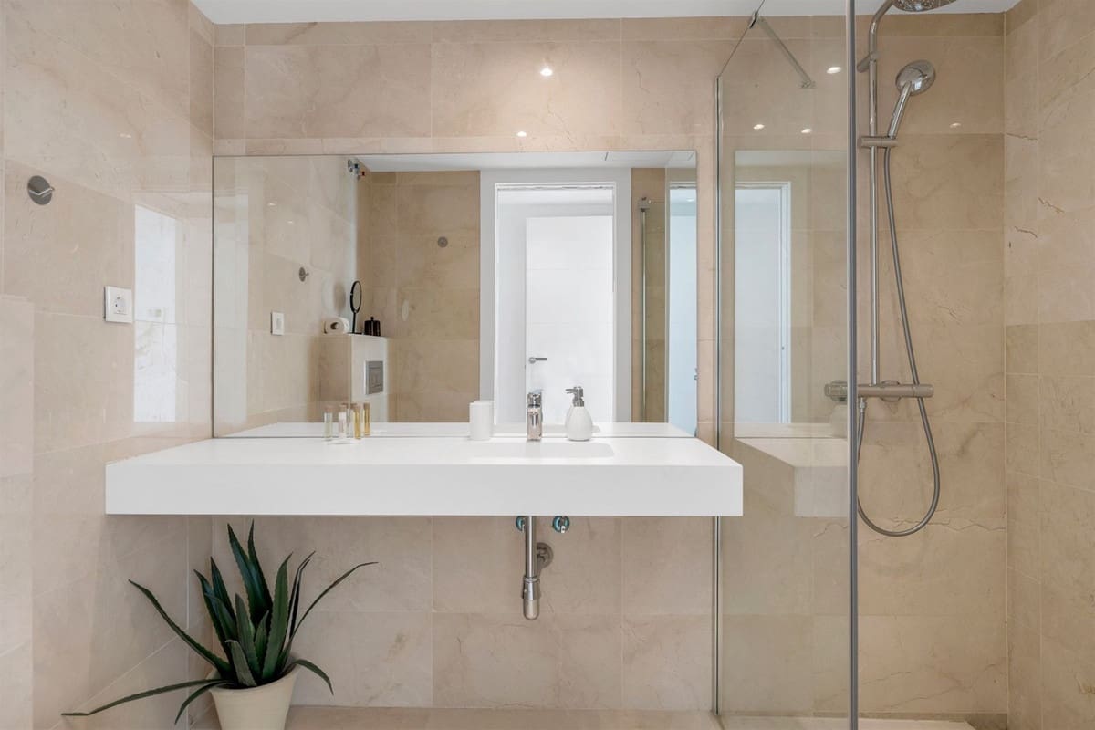 2 makuuhuone Asunto myytävänä paikassa Marbella mukana uima-altaan - 950 000 € (Ref: 9752625)