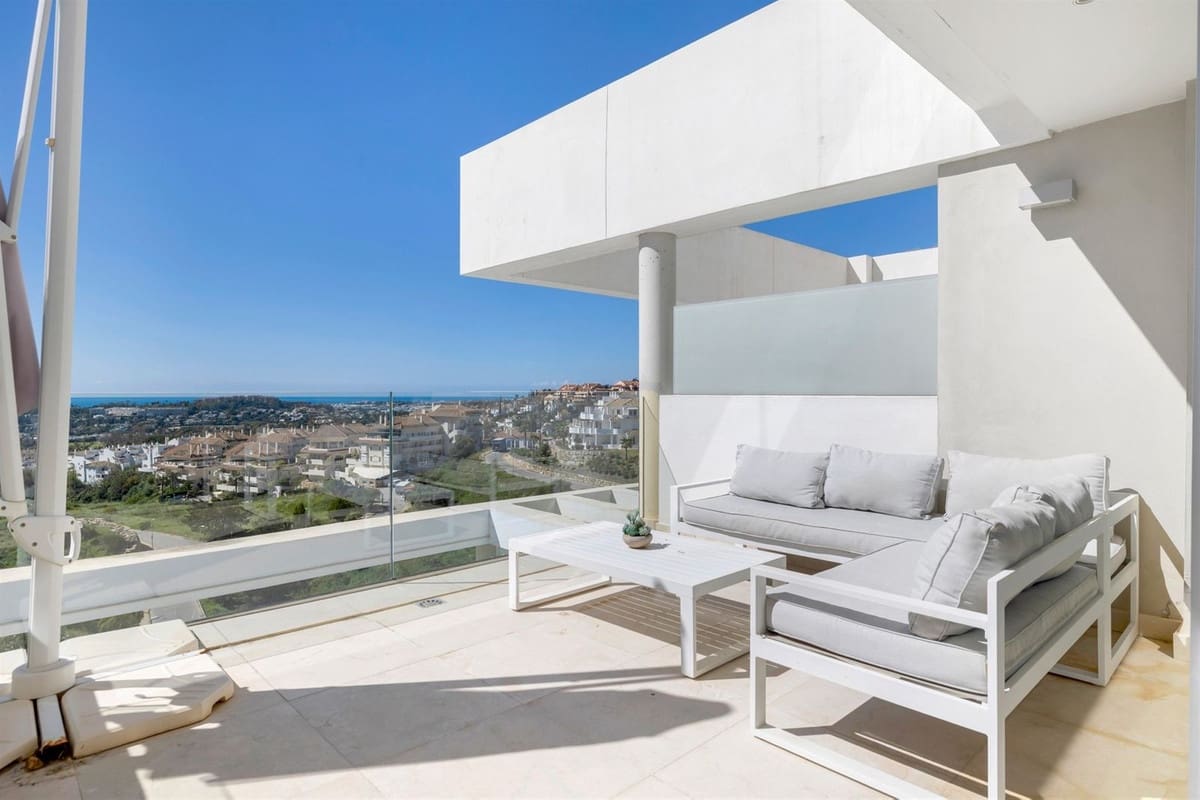 2 makuuhuone Asunto myytävänä paikassa Marbella mukana uima-altaan - 950 000 € (Ref: 9752625)