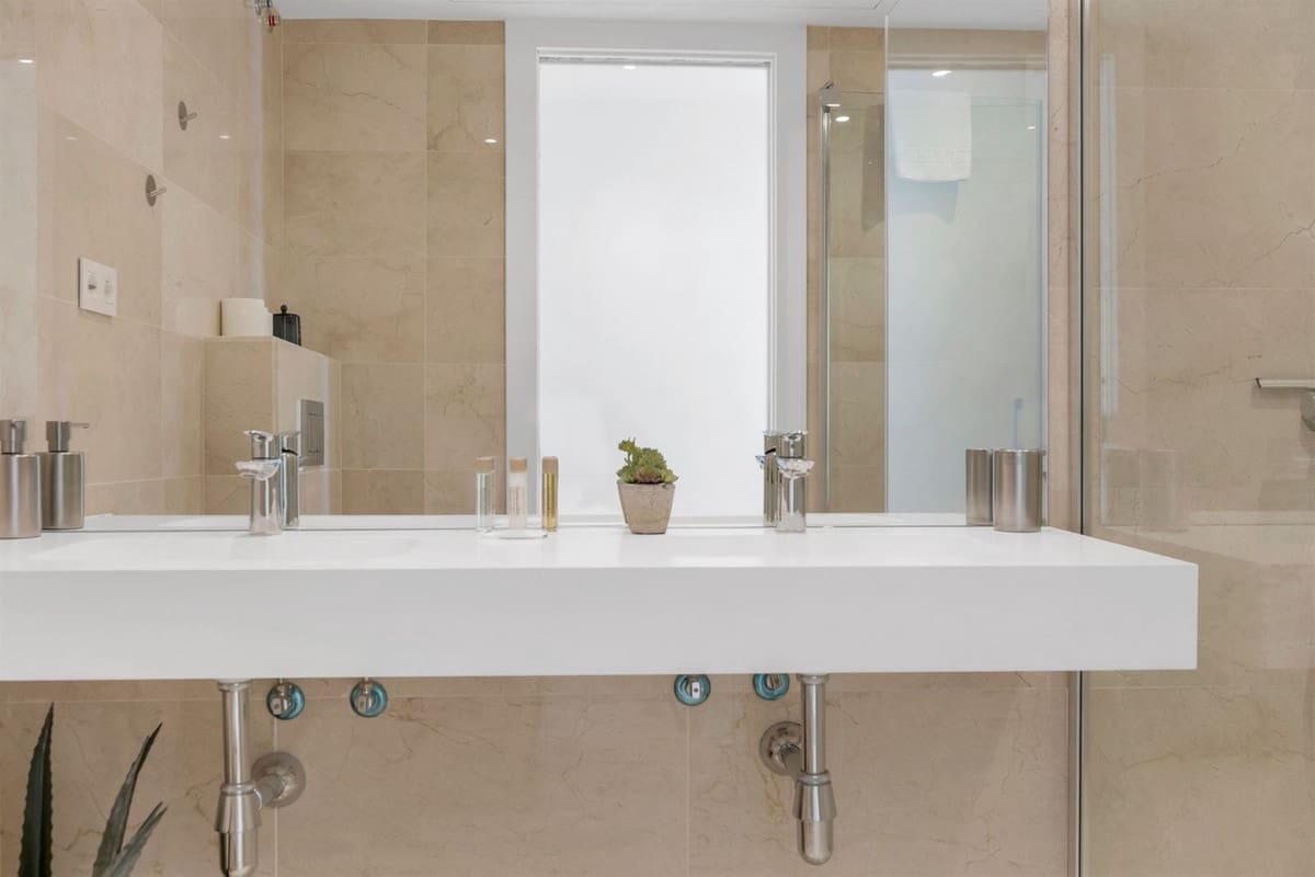 2 makuuhuone Asunto myytävänä paikassa Marbella mukana uima-altaan - 950 000 € (Ref: 9752625)