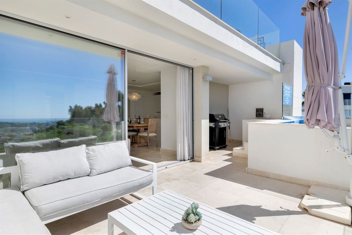 2 makuuhuone Asunto myytävänä paikassa Marbella mukana uima-altaan - 950 000 € (Ref: 9752625)