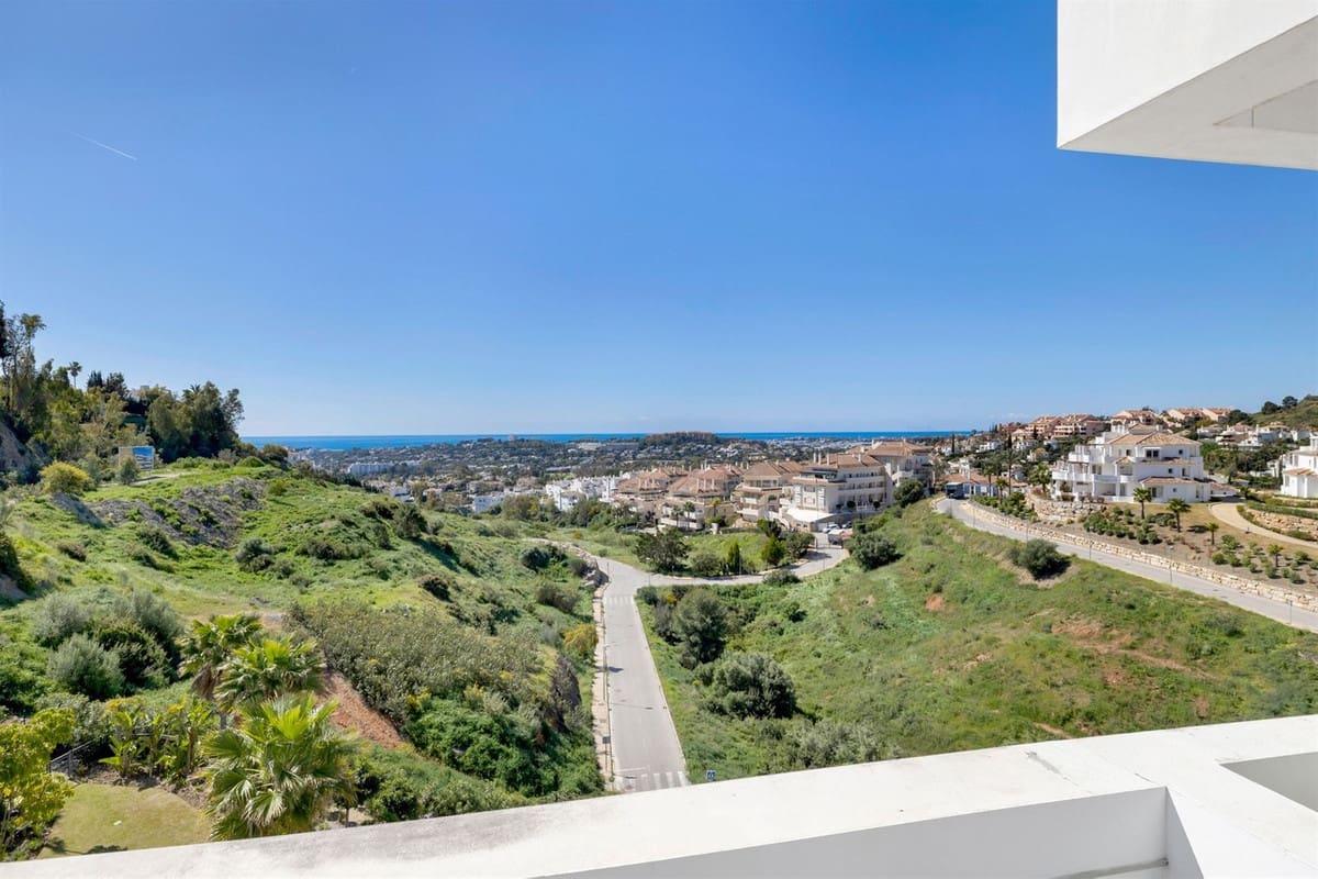 2 makuuhuone Asunto myytävänä paikassa Marbella mukana uima-altaan - 950 000 € (Ref: 9752625)