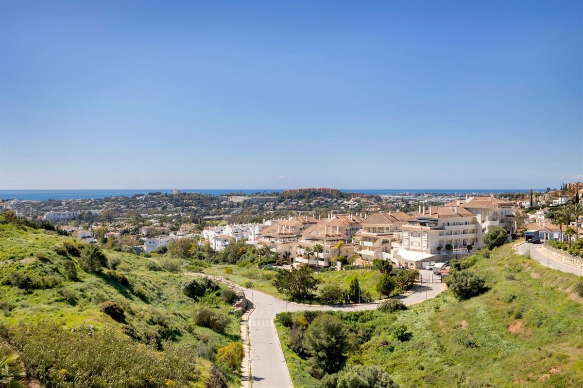 2 makuuhuone Asunto myytävänä paikassa Marbella mukana uima-altaan - 950 000 € (Ref: 9752625)