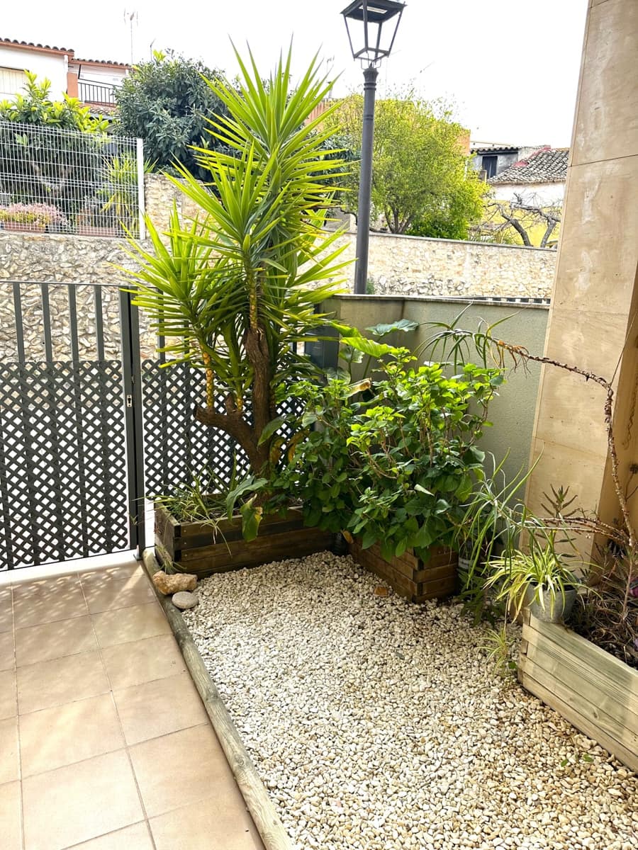 4 sypialnia Willa na sprzedaż w Salomo z garażem - 289 000 € (Ref: 9752626)