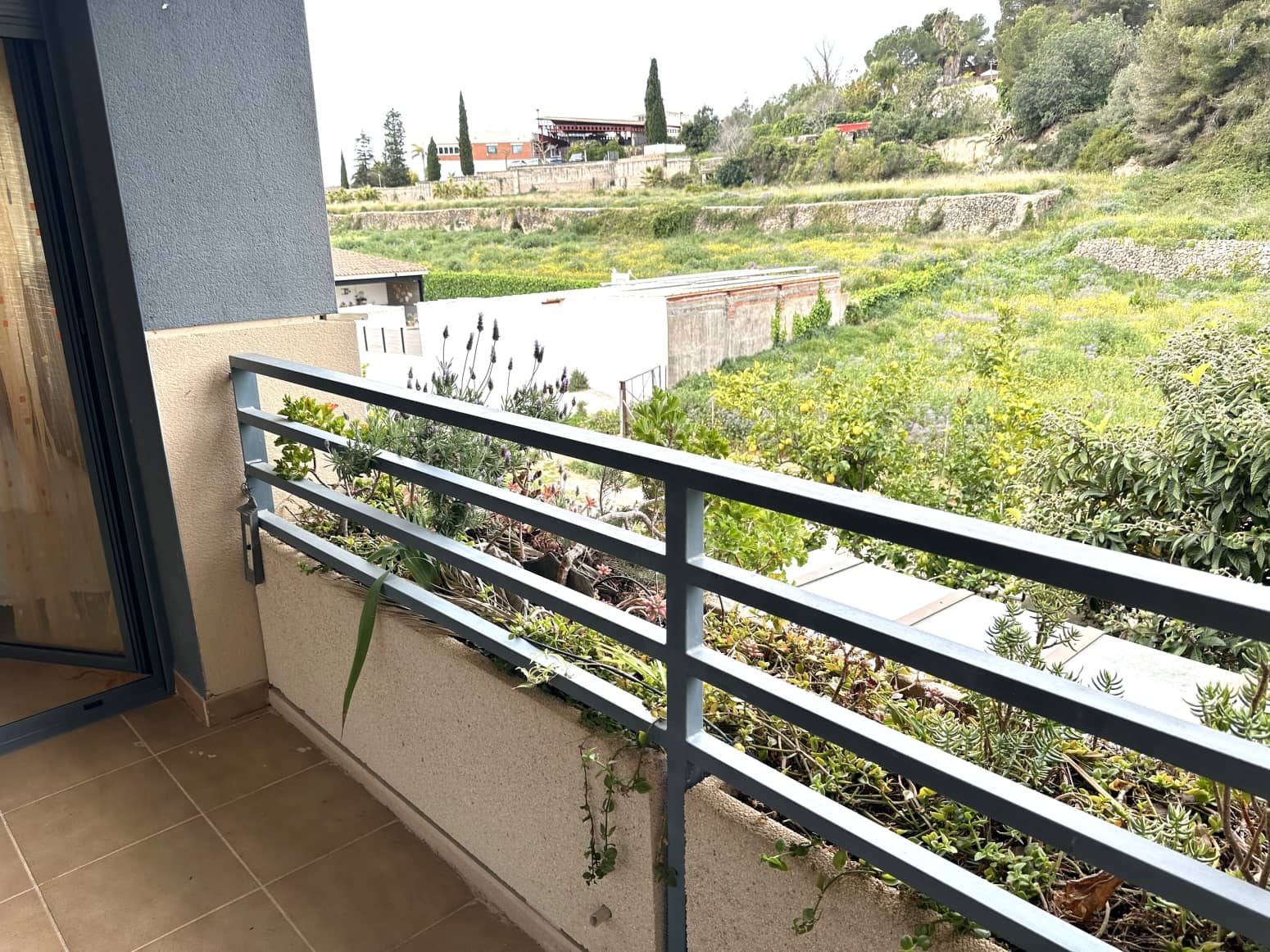 4 sypialnia Willa na sprzedaż w Salomo z garażem - 289 000 € (Ref: 9752626)