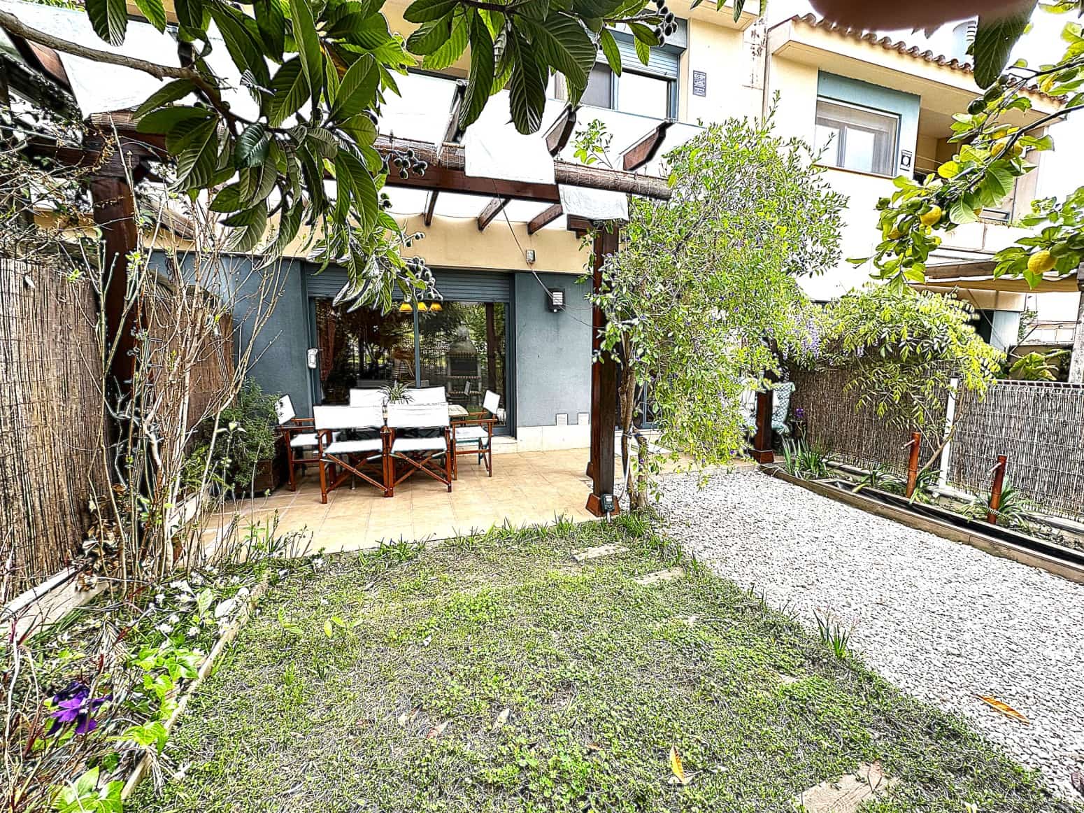 4 sypialnia Willa na sprzedaż w Salomo z garażem - 289 000 € (Ref: 9752626)