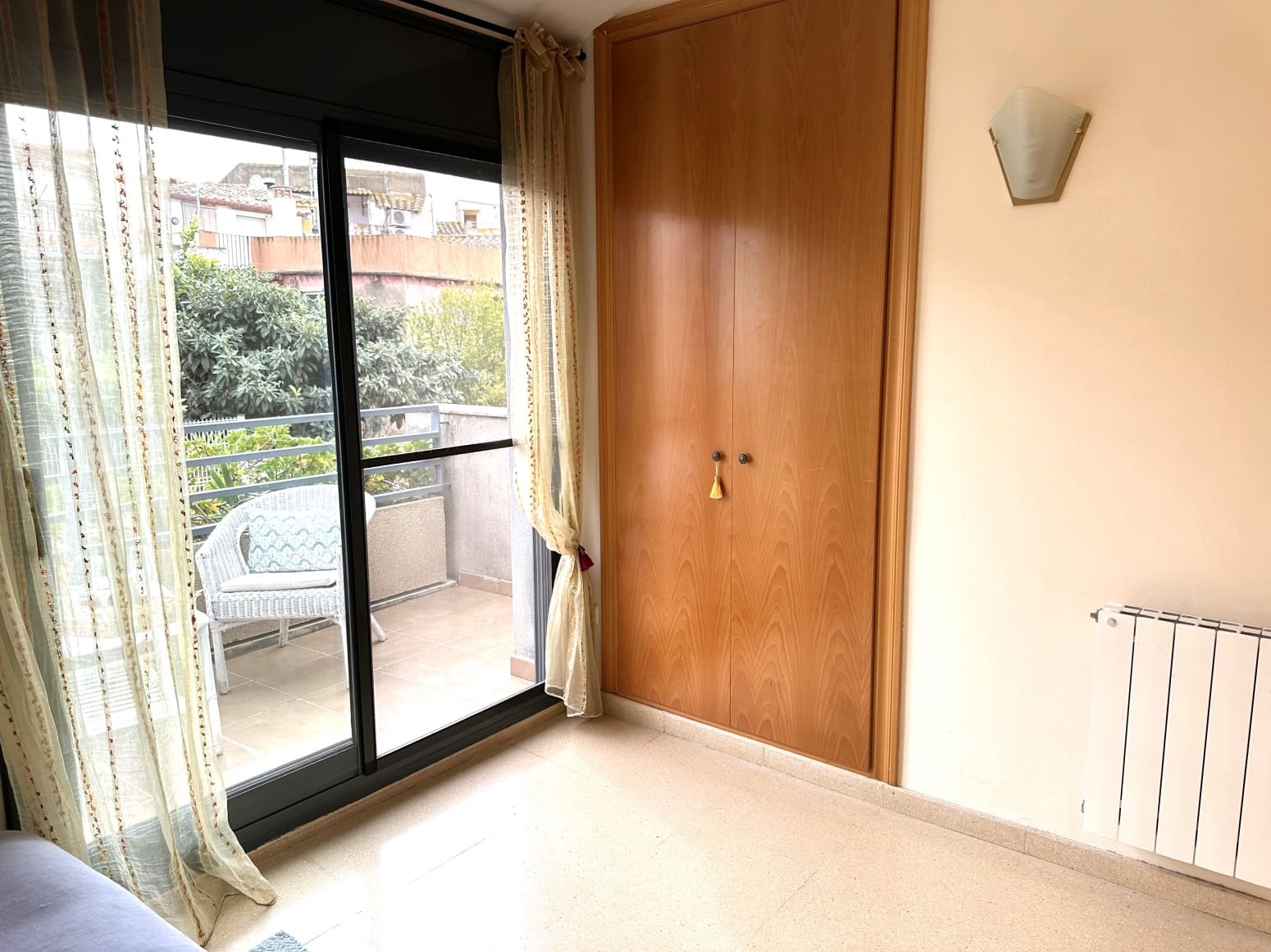 4 sypialnia Willa na sprzedaż w Salomo z garażem - 289 000 € (Ref: 9752626)