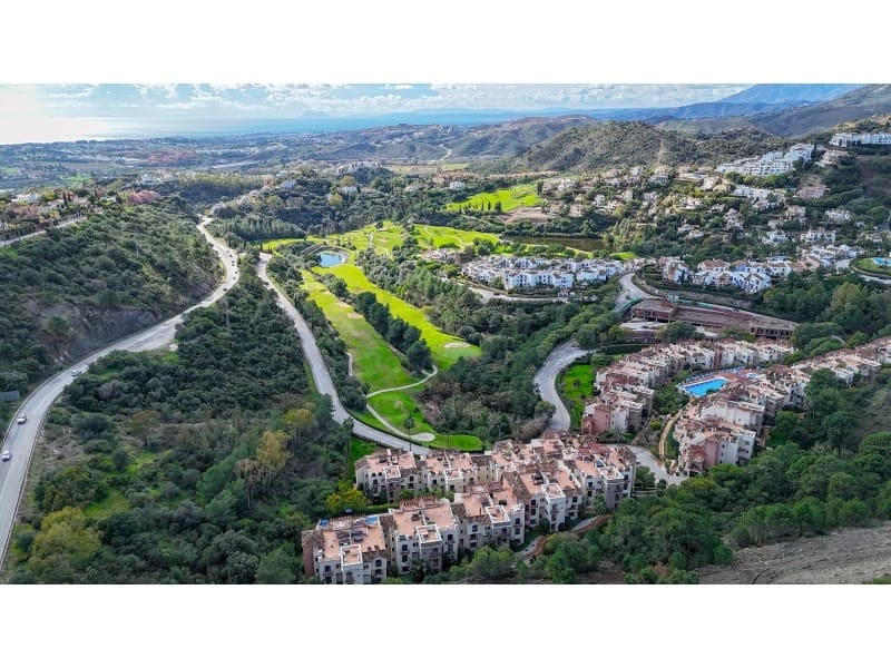 2 Zimmer Wohnung zu verkaufen in Benahavis mit Pool Garage - 674.900 € (Ref: 9752627)