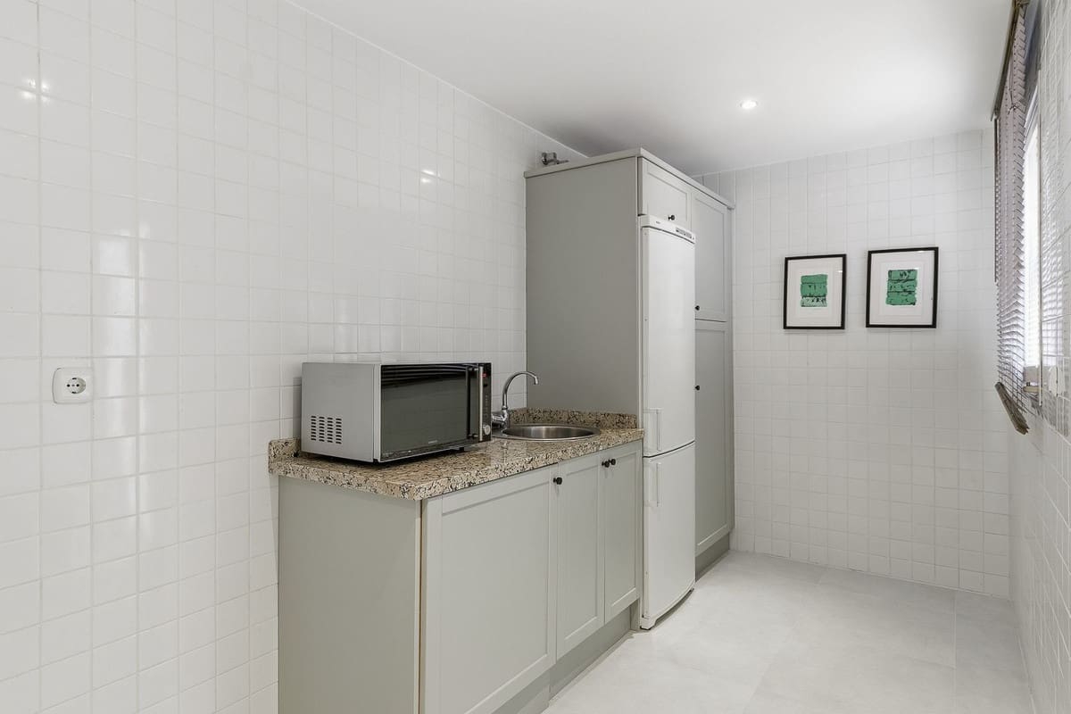 3 chambre Appartement à vendre à Marbella avec piscine garage - 695 000 € (Ref: 9753693)