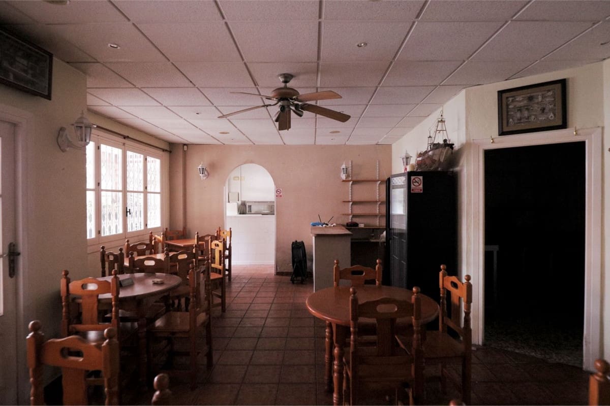 Kaupallinen myytävänä paikassa Mijas mukana 
autotalli - 199 995 € (Ref: 9753695)