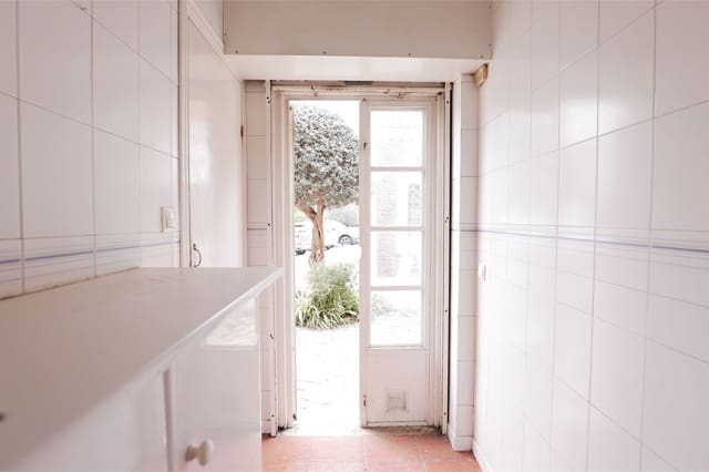 Commercieel te koop in Calahonda, Mijas met garage - € 199.995 (Ref: 9753695)