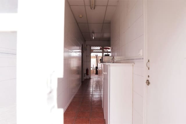 Commercieel te koop in Calahonda, Mijas met garage - € 199.995 (Ref: 9753695)