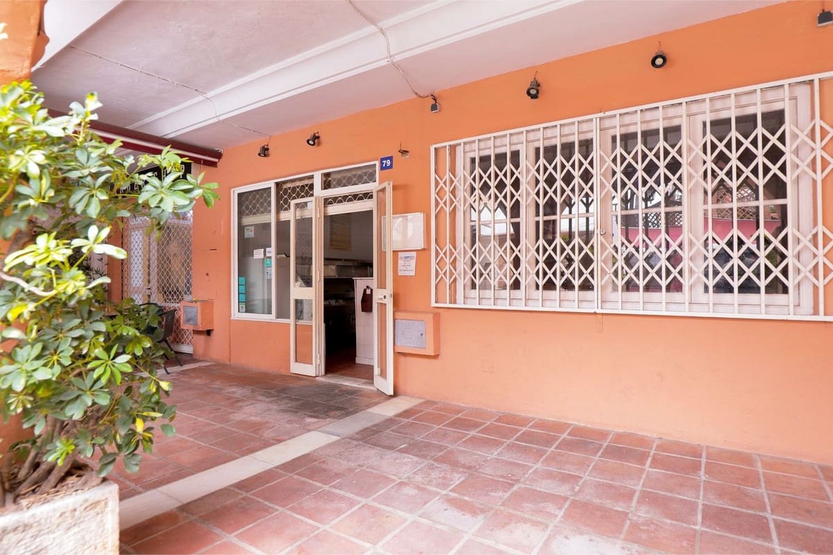 Kaupallinen myytävänä paikassa Mijas mukana 
autotalli - 199 995 € (Ref: 9753695)