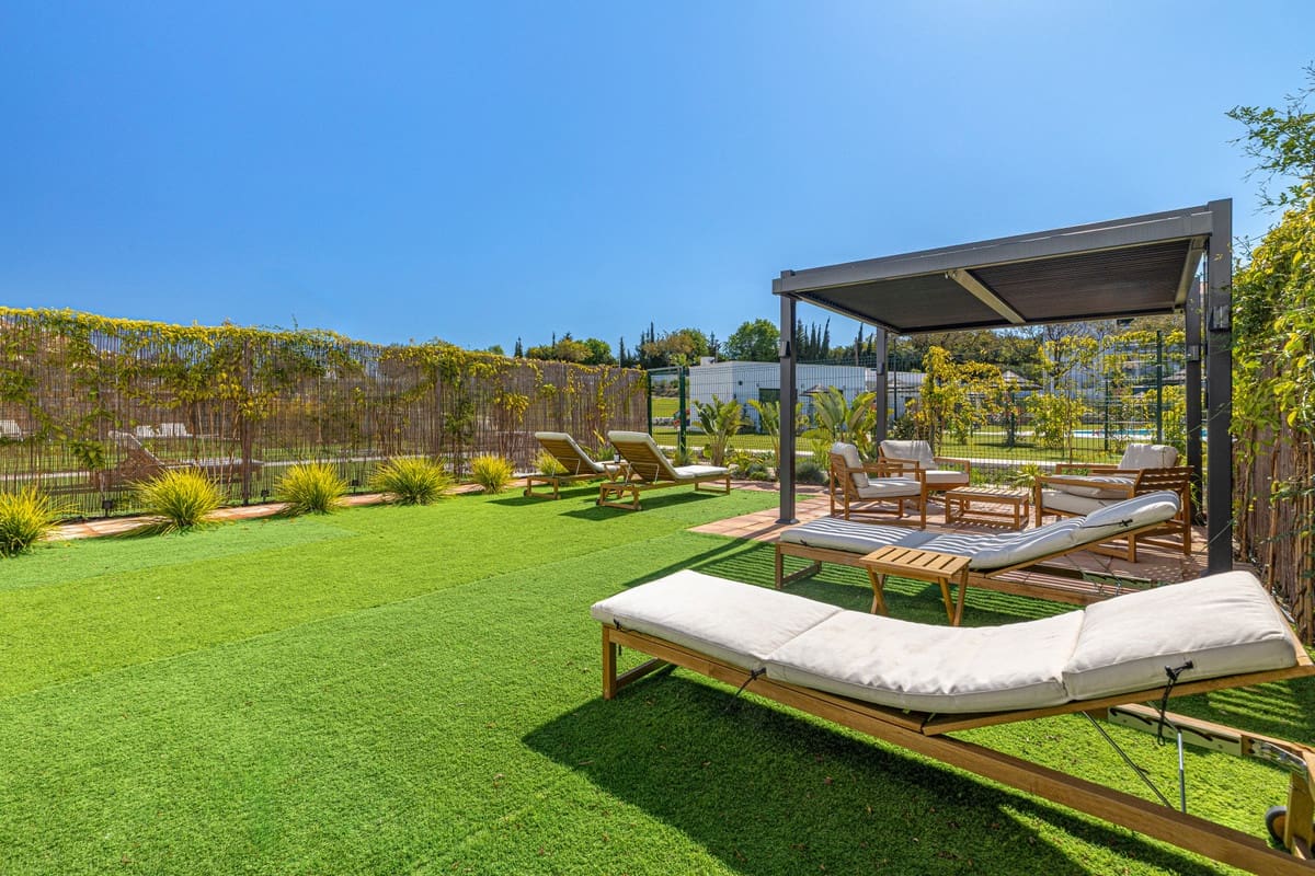 2 Zimmer Wohnung zu verkaufen in Estepona mit Pool Garage - 495.000 € (Ref: 9756775)