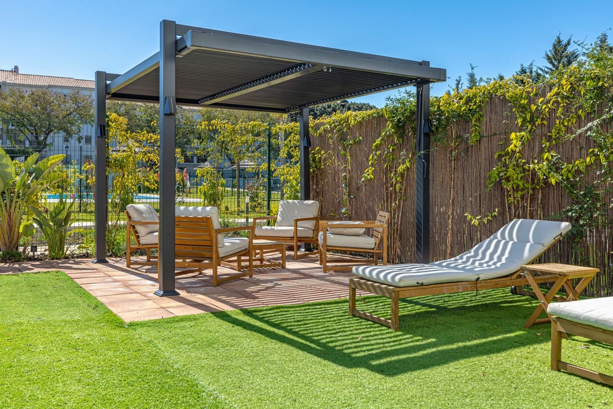 2 Zimmer Wohnung zu verkaufen in Estepona mit Pool Garage - 495.000 € (Ref: 9756775)