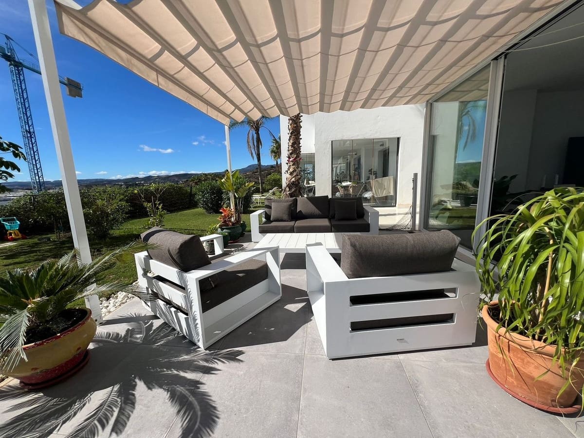 4 soveværelse Lejlighed til salg i Estepona med garage - € 1.049.000 (Ref: 9756776)