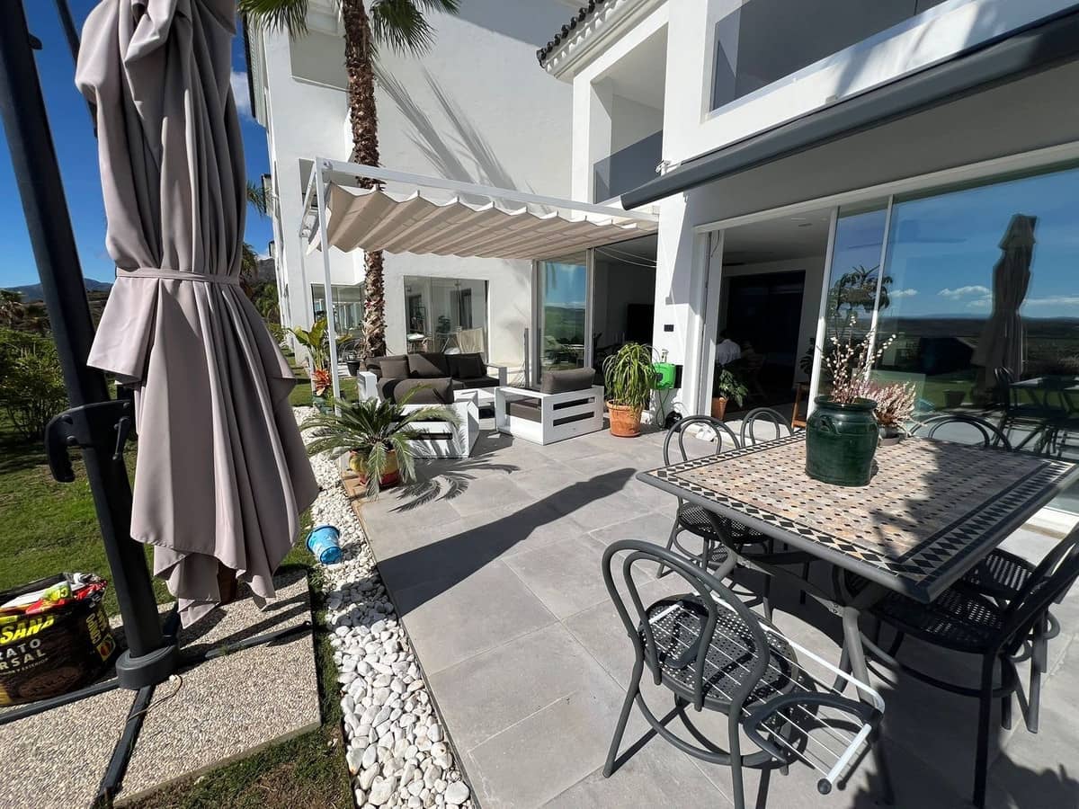 4 soveværelse Lejlighed til salg i Estepona med garage - € 1.049.000 (Ref: 9756776)