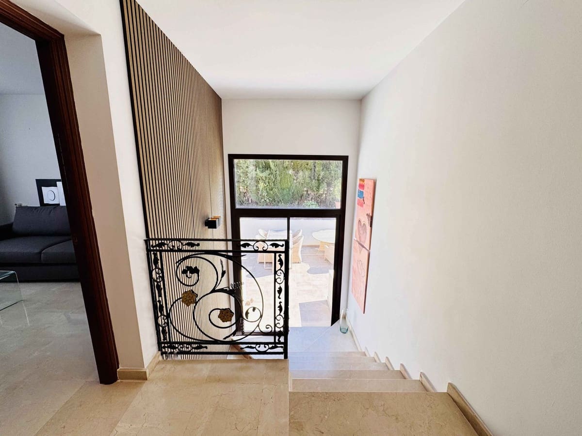 5 soveværelse Villa til salg i Mijas med swimmingpool - € 1.495.000 (Ref: 9757829)