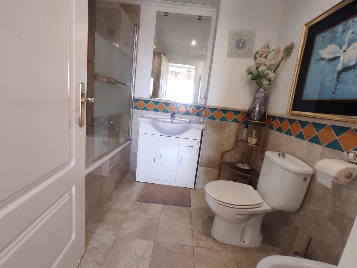 1 chambre Appartement à vendre à Marbella avec piscine garage - 390 000 € (Ref: 9758198)