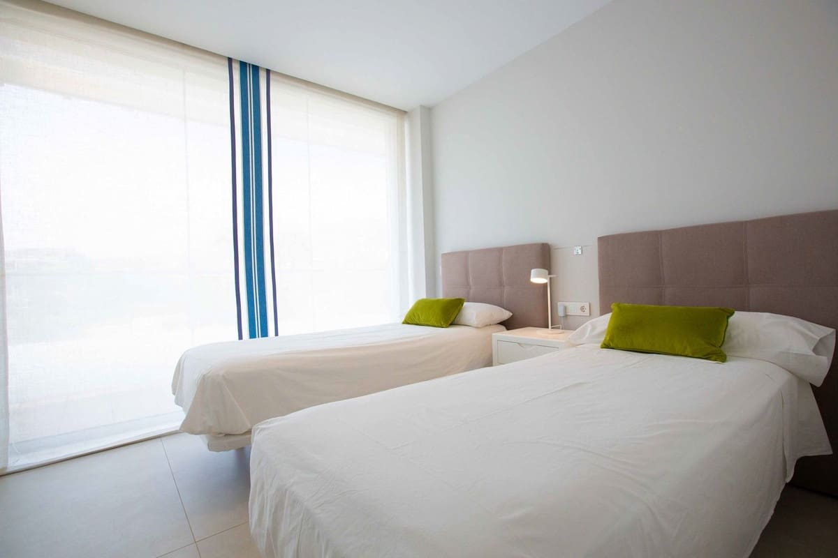 3 chambre Appartement à vendre à Estepona avec piscine garage - 1 450 000 € (Ref: 9758199)