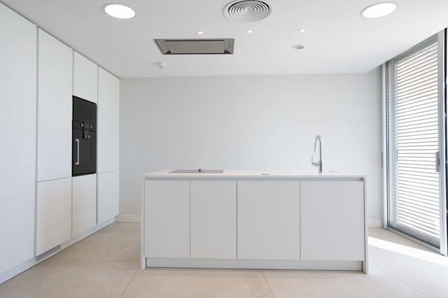 3 chambre Appartement à vendre à Centro, Estepona avec piscine garage - 1 450 000 € (Ref: 9758199)