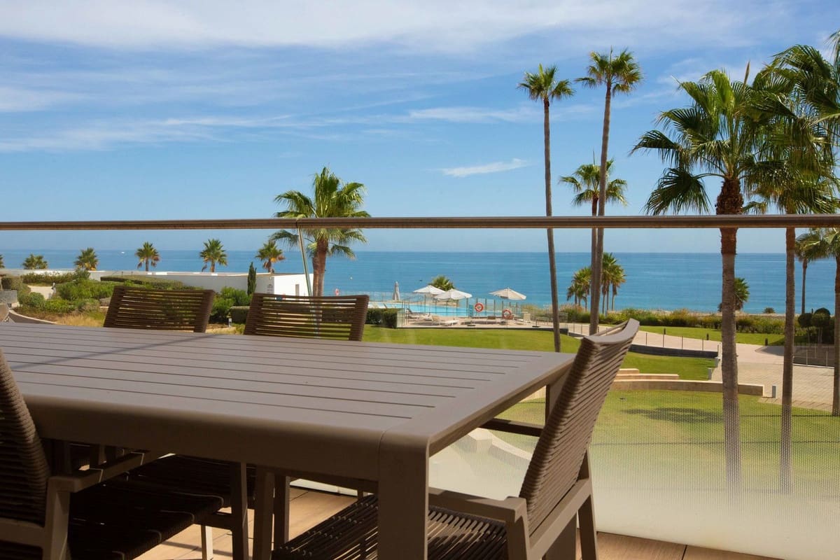 3 chambre Appartement à vendre à Estepona avec piscine garage - 1 450 000 € (Ref: 9758199)