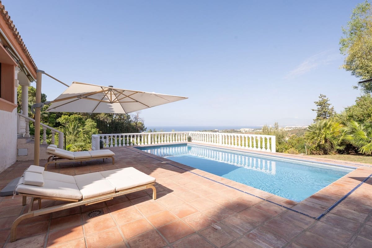 5 bedroom Villa for sale in Marbella with pool - € 2,950,000 (Ref: 9759125)