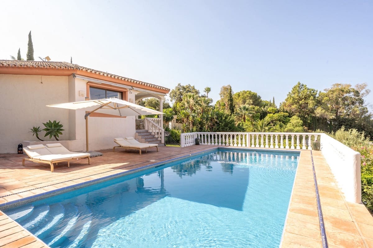 5 bedroom Villa for sale in Marbella with pool - € 2,950,000 (Ref: 9759125)