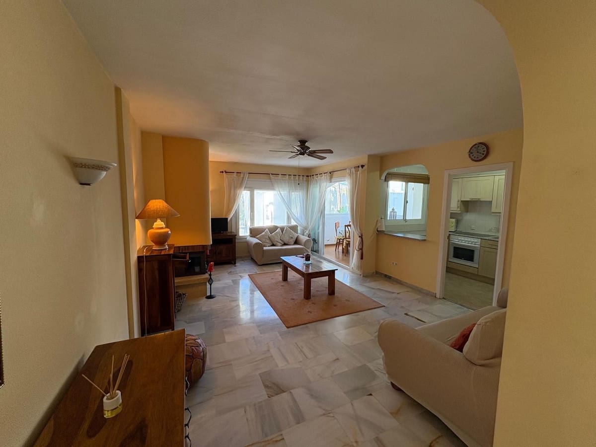 2 slaapkamer Flat te koop in Marbella met zwembad garage - € 329.000 (Ref: 9759464)