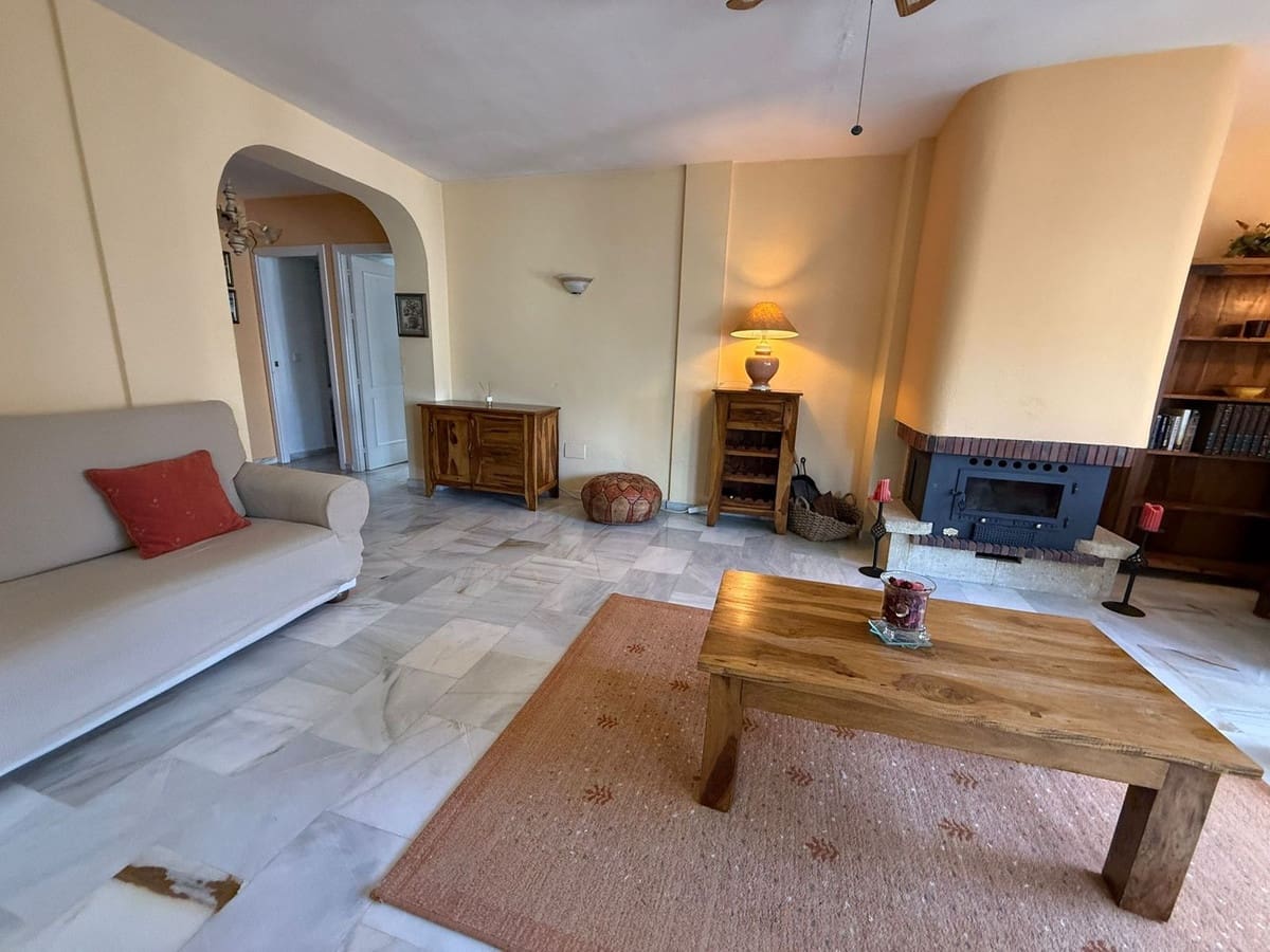 2 slaapkamer Flat te koop in Marbella met zwembad garage - € 329.000 (Ref: 9759464)