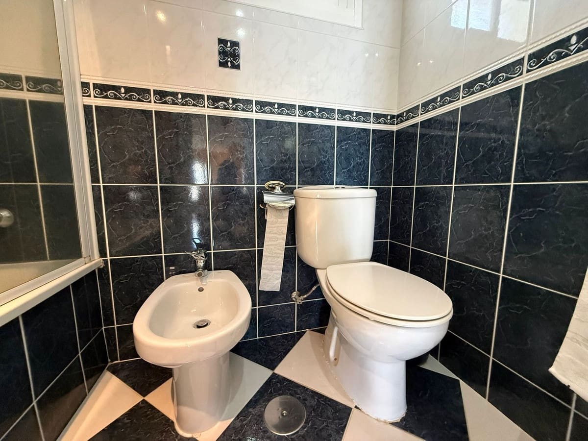 2 slaapkamer Flat te koop in Marbella met zwembad garage - € 329.000 (Ref: 9759464)