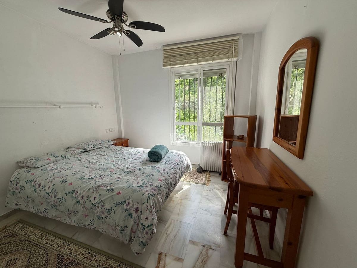 2 slaapkamer Flat te koop in Marbella met zwembad garage - € 329.000 (Ref: 9759464)