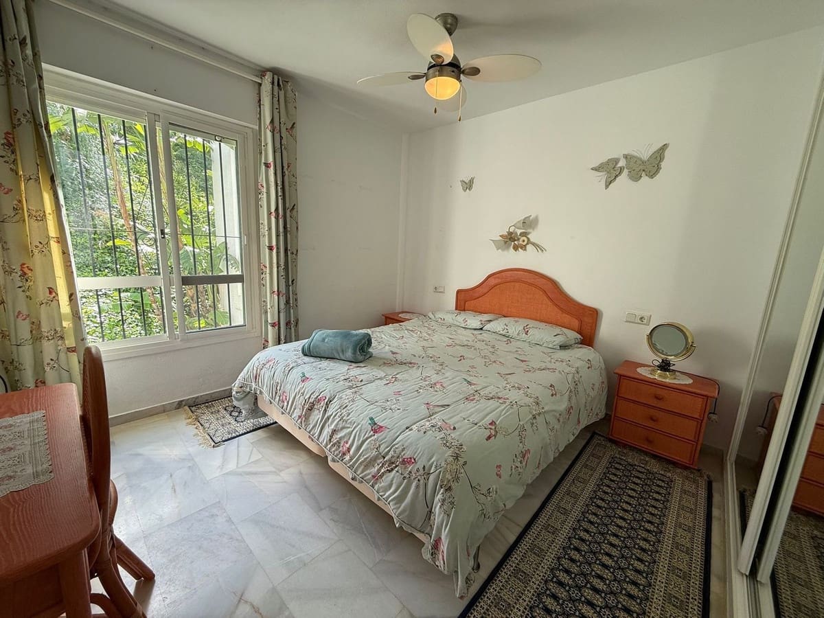 2 slaapkamer Flat te koop in Marbella met zwembad garage - € 329.000 (Ref: 9759464)