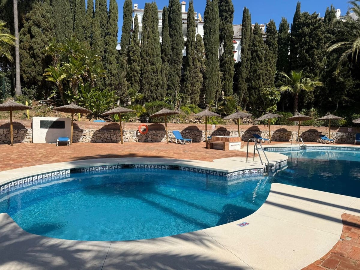 2 slaapkamer Flat te koop in Marbella met zwembad garage - € 329.000 (Ref: 9759464)