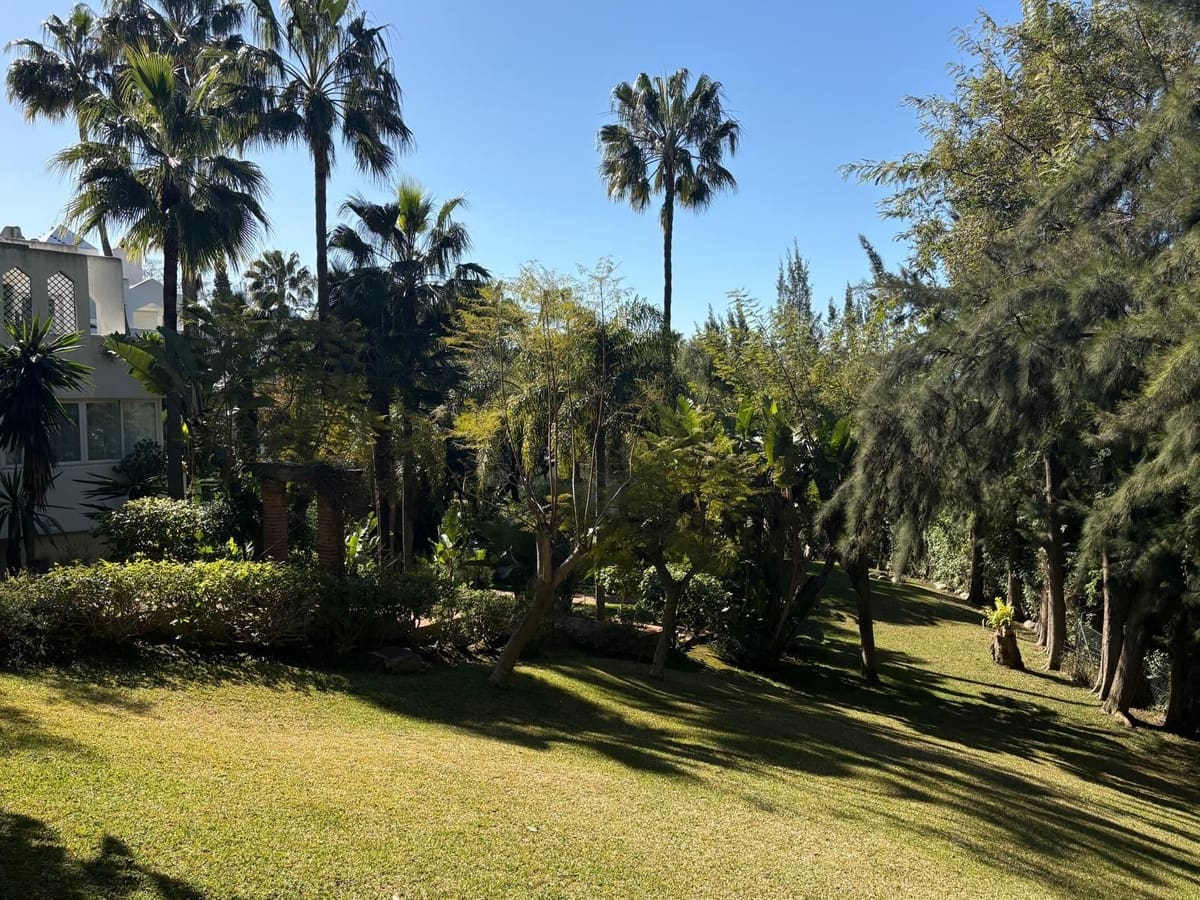 2 slaapkamer Flat te koop in Marbella met zwembad garage - € 329.000 (Ref: 9759464)