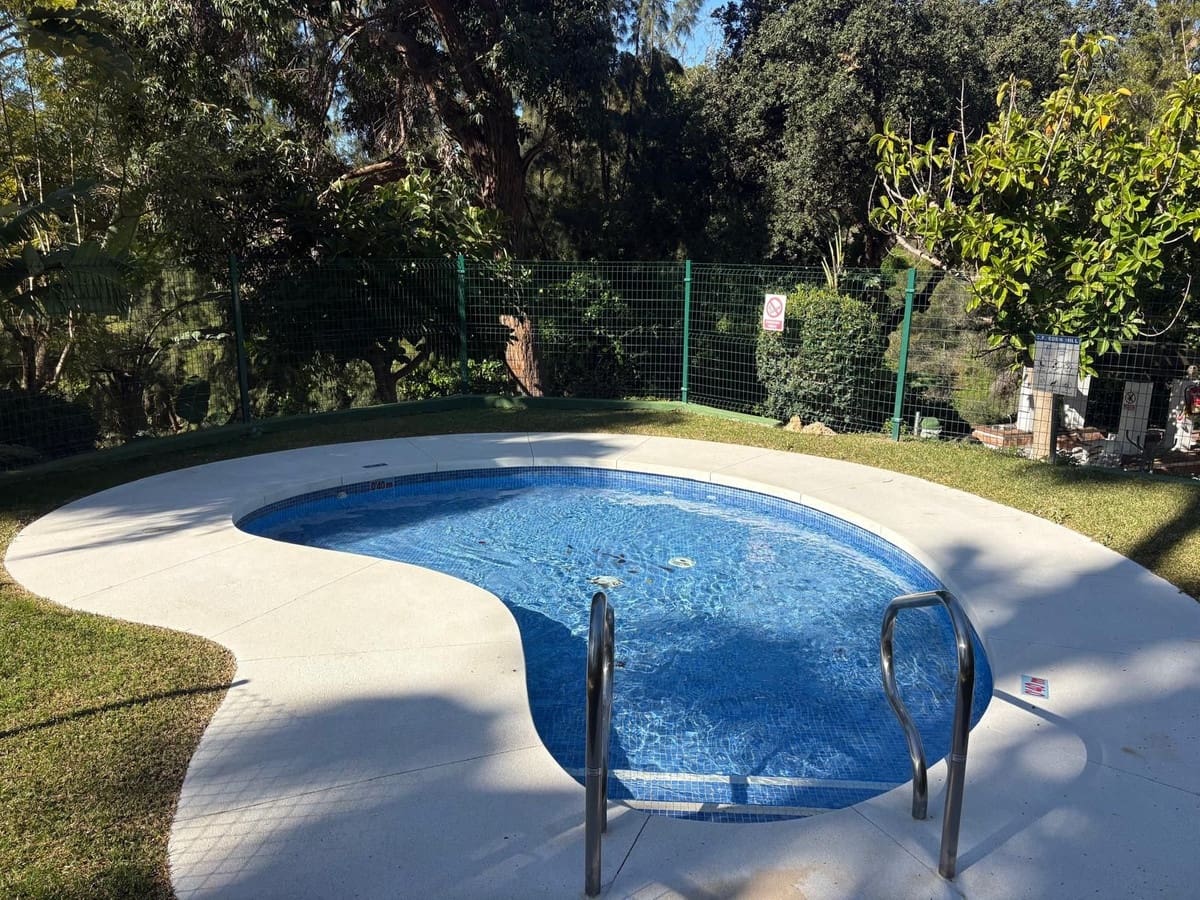 2 slaapkamer Flat te koop in Marbella met zwembad garage - € 329.000 (Ref: 9759464)