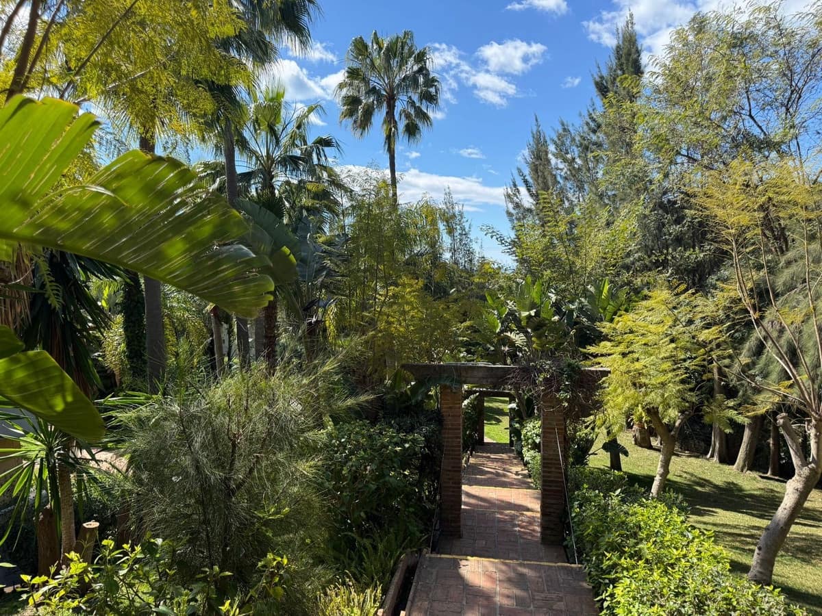 2 slaapkamer Flat te koop in Marbella met zwembad garage - € 329.000 (Ref: 9759464)