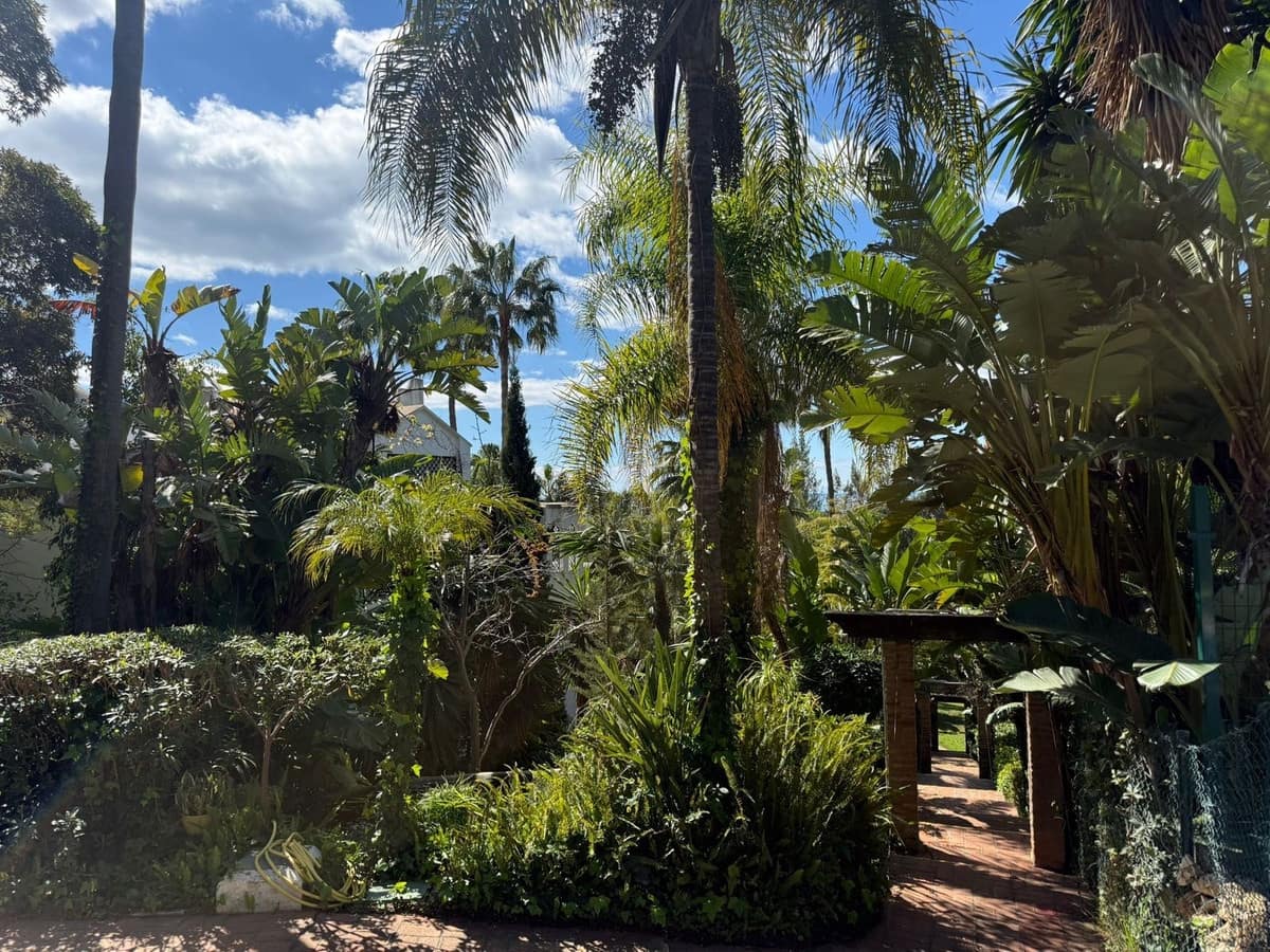 2 slaapkamer Flat te koop in Marbella met zwembad garage - € 329.000 (Ref: 9759464)