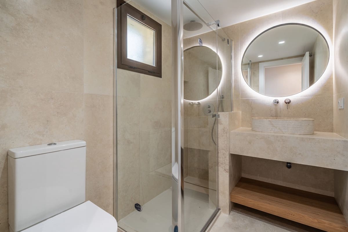 Piso de 3 habitaciones en Benahavís en venta con piscina garaje - 650.000 € (Ref: 9759465)