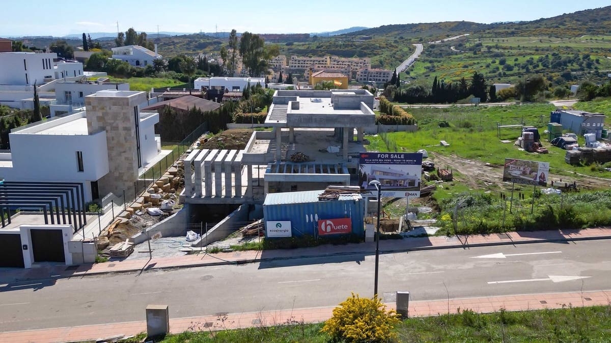 4 soveværelse Villa til salg i Estepona med swimmingpool garage - € 1.395.000 (Ref: 9759467)