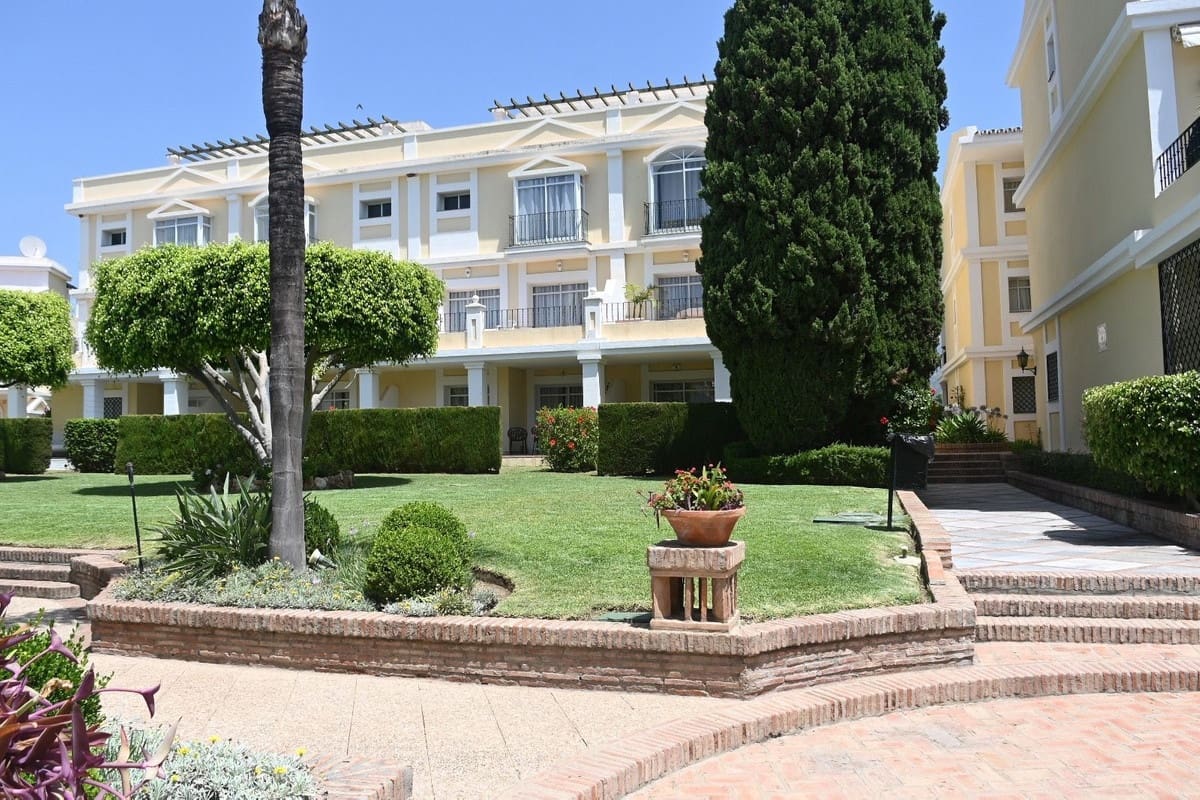 2 chambre Appartement à vendre à Marbella avec piscine garage - 440 000 € (Ref: 9759468)