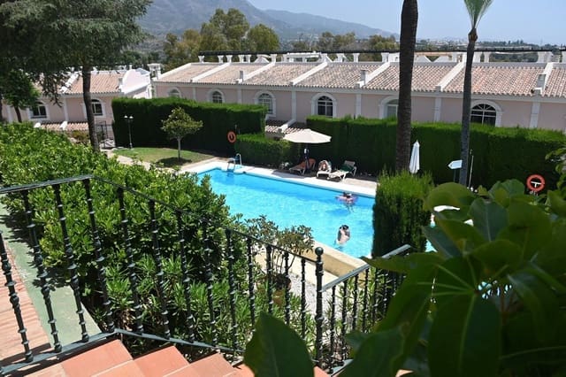 2 chambre Appartement à vendre à Las Brisas, Marbella avec piscine garage - 440 000 € (Ref: 9759468)
