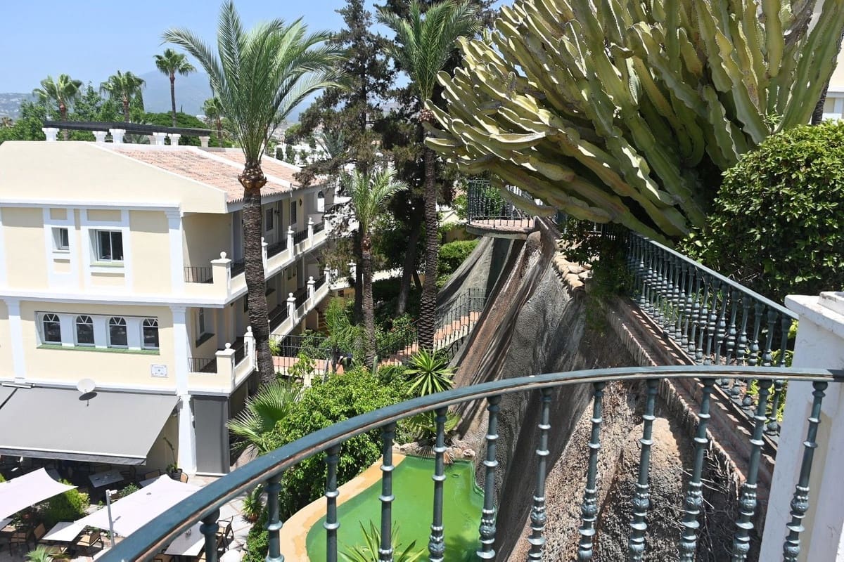 2 chambre Appartement à vendre à Marbella avec piscine garage - 440 000 € (Ref: 9759468)
