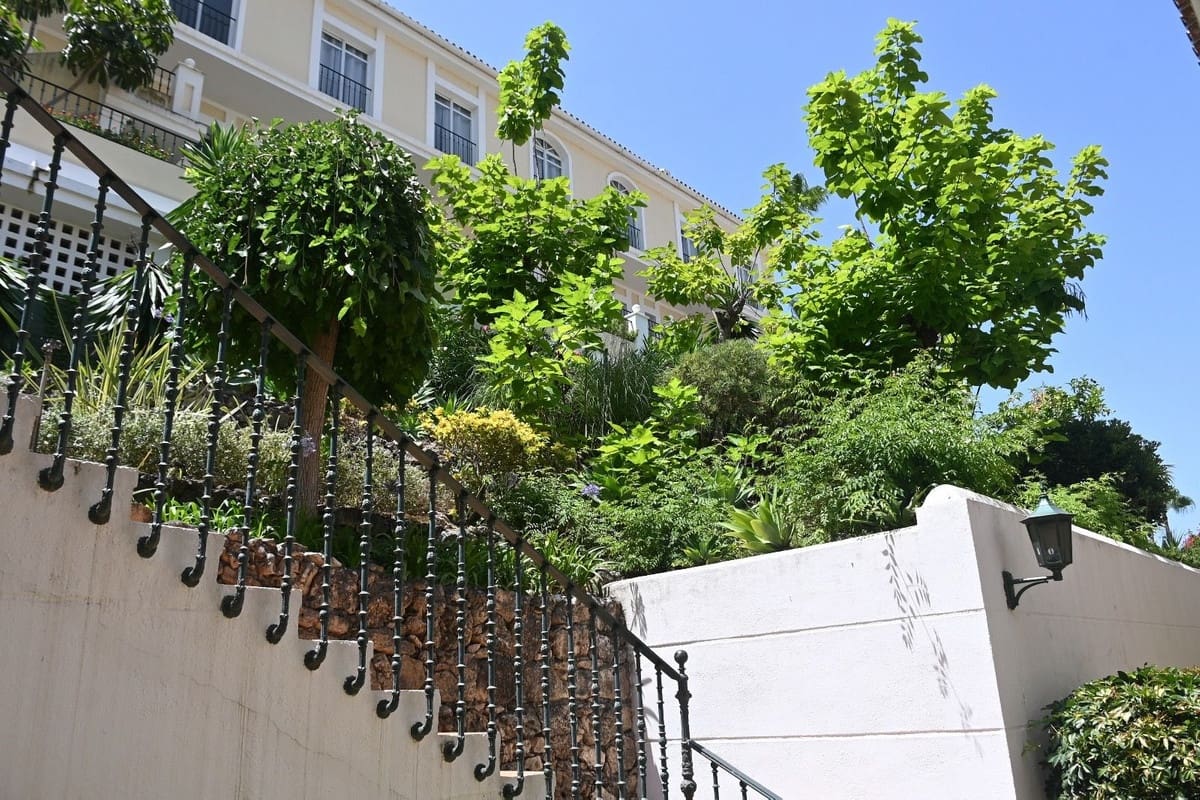 2 chambre Appartement à vendre à Marbella avec piscine garage - 440 000 € (Ref: 9759468)