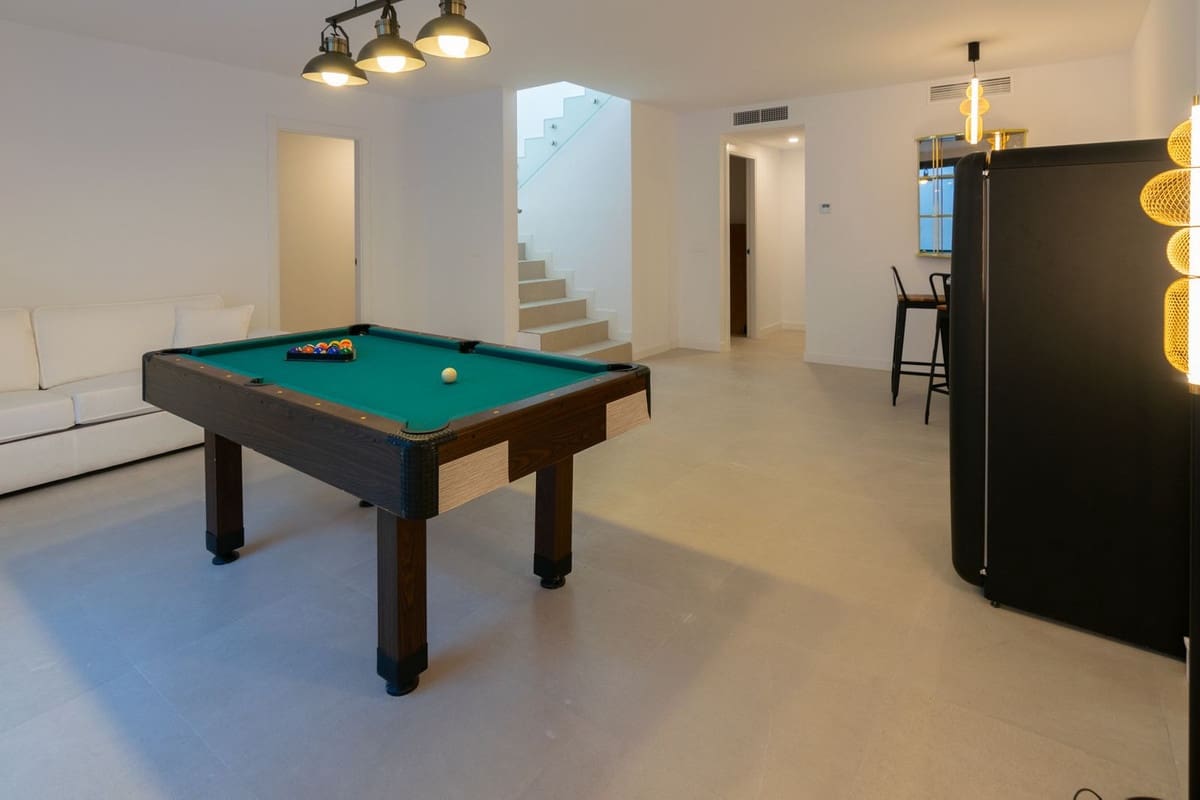 4 chambre Villa/Maison à vendre à New Golden Mile avec piscine garage - 950 000 € (Ref: 9759469)
