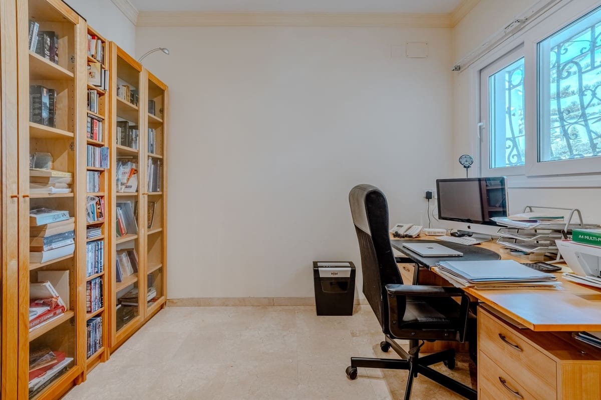 5 quarto Moradia para venda em El Paraiso com piscina garagem - 2 150 000 € (Ref: 9760193)