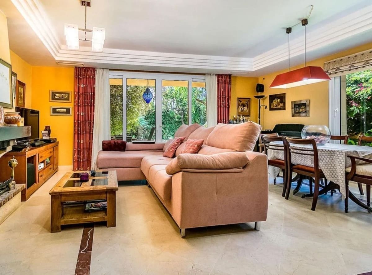 4 quarto Moradia para venda em Mijas com piscina - 660 000 € (Ref: 9760195)