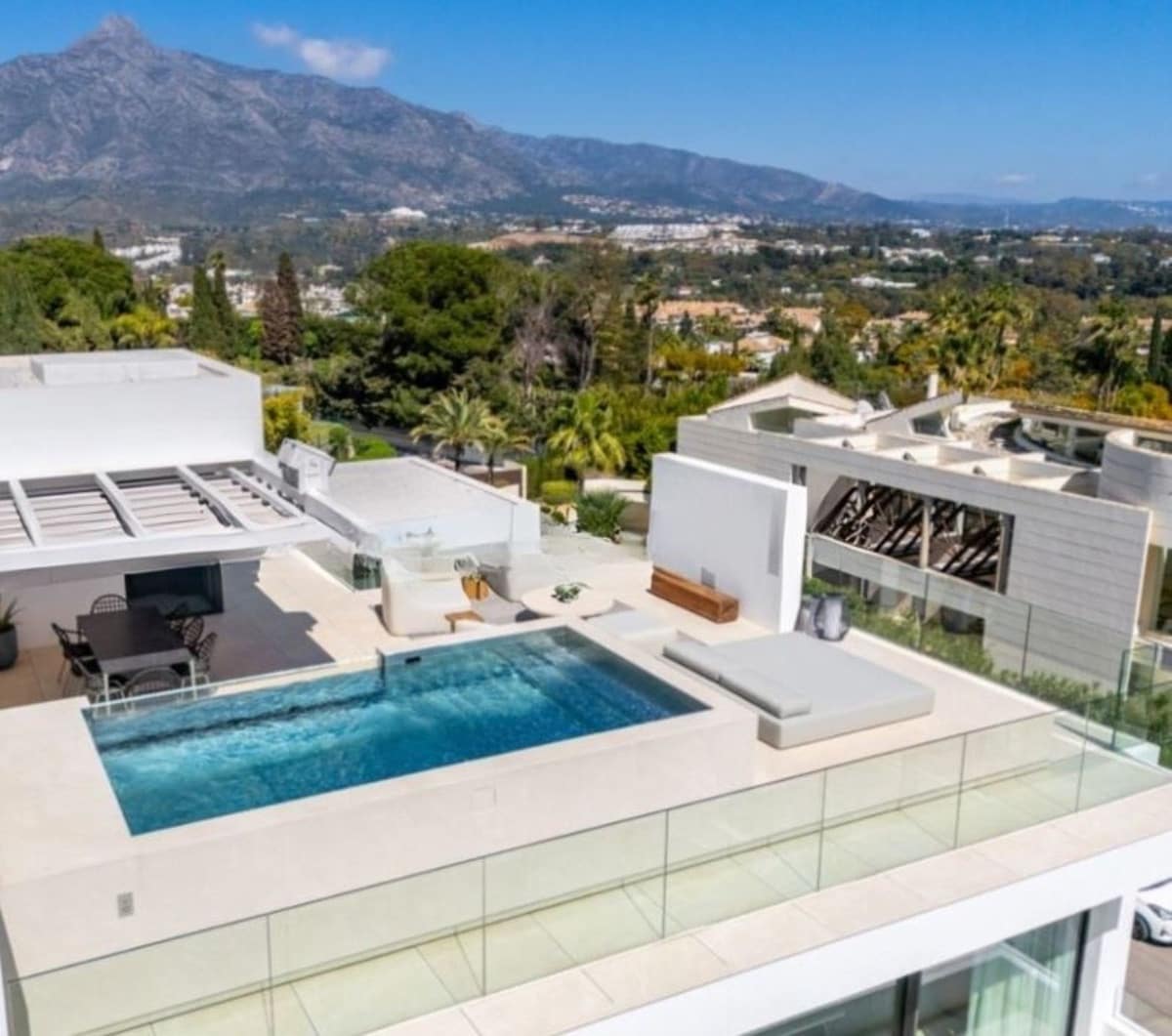 3 slaapkamer Villa te koop in Marbella met zwembad garage - € 5.950.000 (Ref: 9760198)