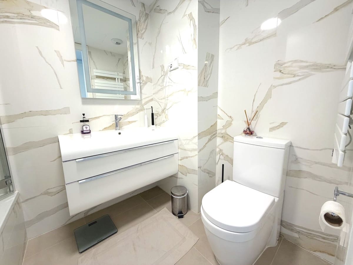 3 slaapkamer Flat te koop in Fuengirola met zwembad garage - € 675.000 (Ref: 9760199)