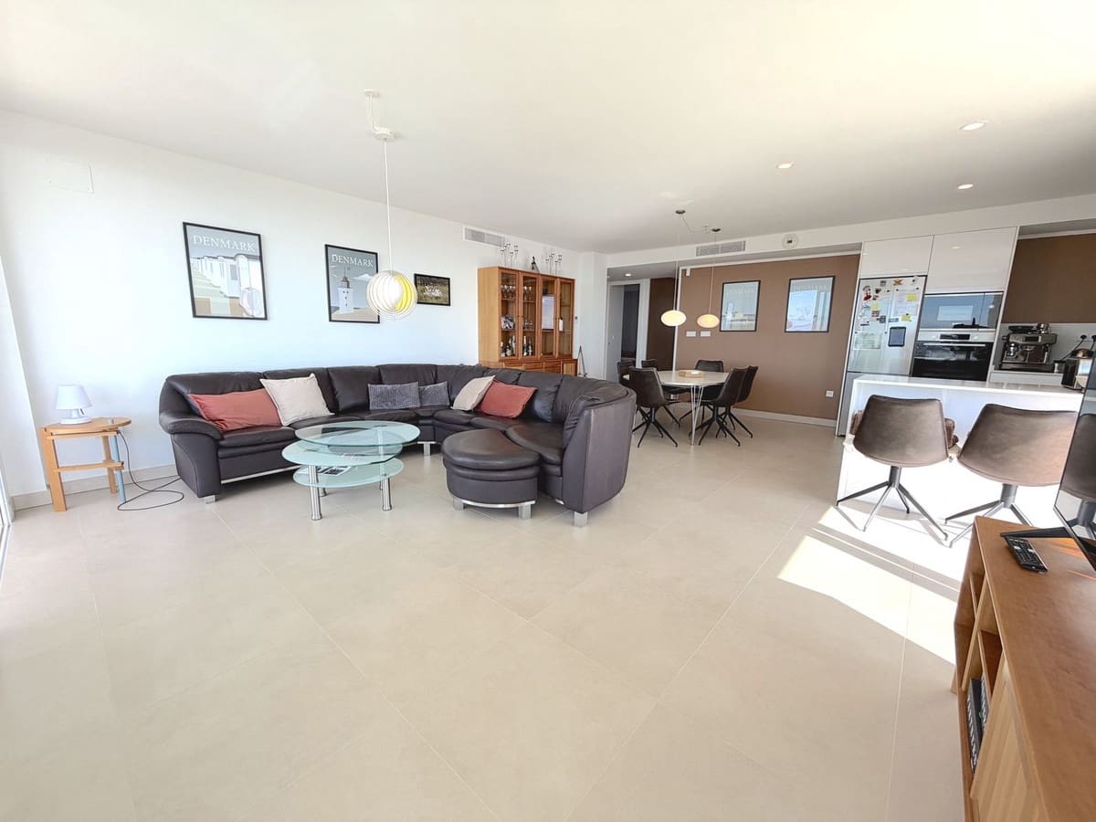 3 slaapkamer Flat te koop in Fuengirola met zwembad garage - € 675.000 (Ref: 9760199)